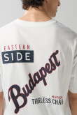 Camiseta crema manga corta oversize con diseños college
