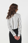 Blusa crop blanca manga larga con rayas en contraste