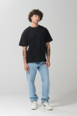Jean azul claro 90´S con bota recta y desgastes ligeros