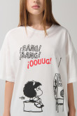 Camiseta oversize crema cuello redondo con arte de Mafalda