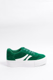 Tenis verdes de plataforma con contrastes blancos