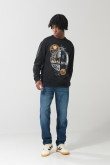 Buzo de Star Wars negro cuello redondo con hombro rodado