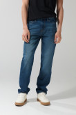 Jean 90´S azul oscuro con bota recta, tiro bajo y bolsillos