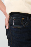 Jean azul intenso skinny con tiro bajo y ajuste ceñido