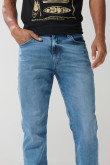 Jean straight leg bota recta azul claro azul con desgastes