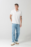 Camiseta polo crema clara con manga corta y botones