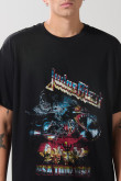 Camiseta negra oversize cuello redondo de Judas Priest