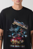 Camiseta negra oversize cuello redondo de Judas Priest