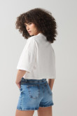 Camiseta crop top oversize crema clara de Mafalda