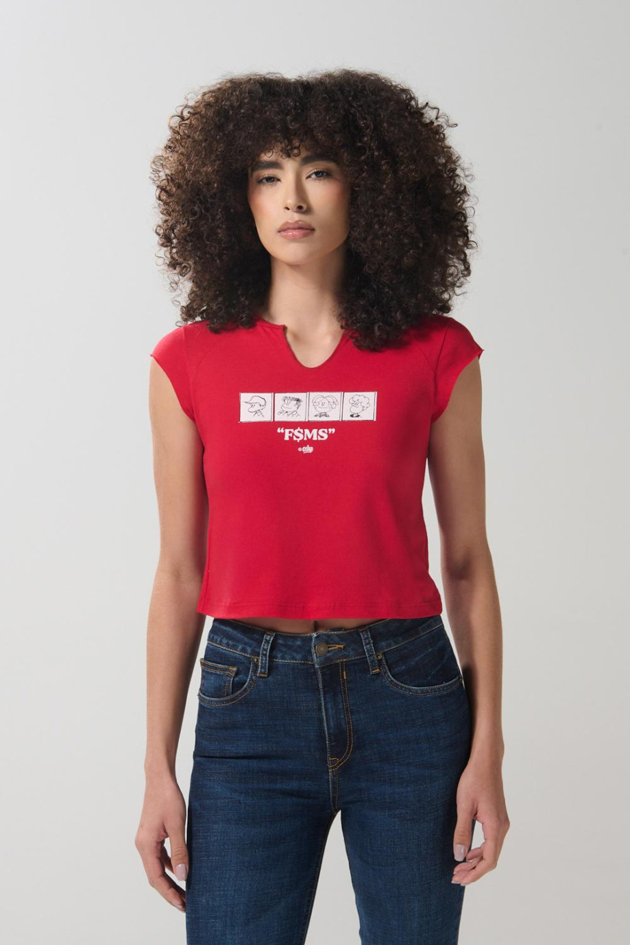 Camiseta ajustada roja oscura de Mafalda con manga corta