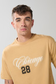 Camiseta café clara en algodón college con manga corta