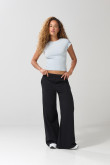 Pantalón unicolor jogger con bota recta en tela gruesa