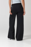 Pantalón unicolor jogger con bota recta en tela gruesa