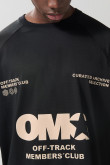 Camiseta manga corta ranglan masculina con arte tipo college