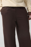 Pantalón unicolor tipo jogger bota recta con bolsillos