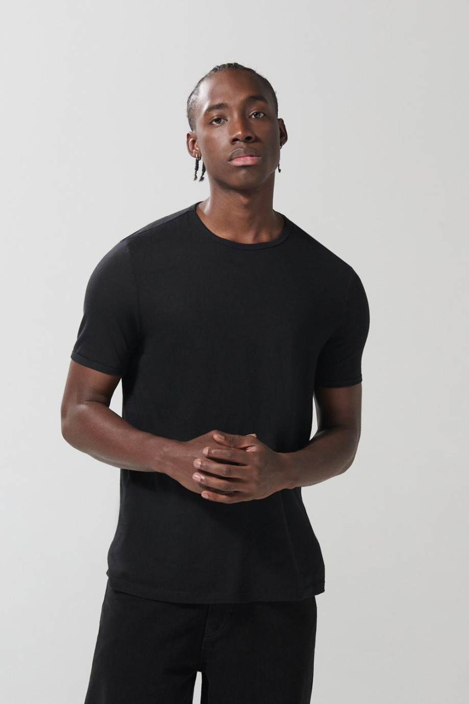 Camiseta ajustada con cuello redondo unicolor