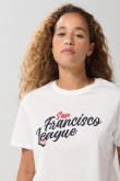 Camiseta crop top crema clara con arte college delantero