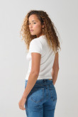 Camiseta ajustada unicolor con cuello redondo y manga corta