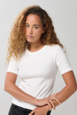 Camiseta con texturas de canal y manga corta unicolor