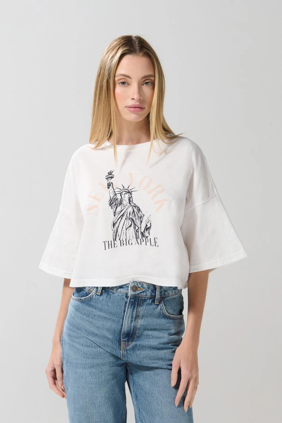 Camiseta crop top femenina fit oversize manga corta