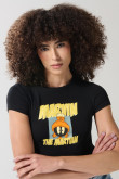Camiseta negra manga corta con arte de Looney Tunes
