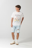 Bermuda slim tiro bajo azul clara en jean con rotos