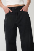 Jean tiro medio baggy gris con bota ancha y bolsillos