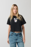 Camiseta negra crop top con arte de Osos Escandalosos