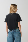 Camiseta negra crop top con arte de Osos Escandalosos