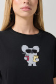Camiseta negra crop top con arte de Osos Escandalosos