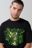 Camiseta negra con arte de Looney Tunes y manga corta