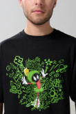Camiseta negra con arte de Looney Tunes y manga corta