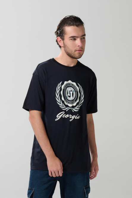 Camiseta basica hombro rodado masculina, cuello redondo con estampado estilo college.