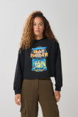 Buzo negro crop top con estampado de Iron Maiden