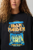 Buzo negro crop top con estampado de Iron Maiden
