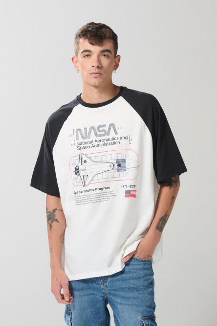 Camiseta de NASA crema clara con manga ranglan corta