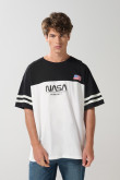Camiseta oversize crema de NASA con manga corta