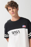 Camiseta oversize crema de NASA con manga corta