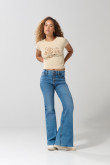 Camiseta kaki clara de Snoopy con texturas y manga corta