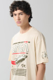 Camiseta oversize kaki clara de NASA con cuello redondo