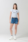 Camiseta azul clara college con texturas y manga corta