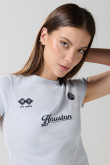 Camiseta azul clara college con texturas y manga corta
