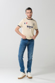 Camiseta bodysize manga corta unicolor con contrastes y estampado en frente estilo College.