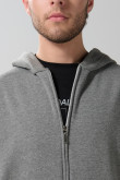 Cardigan masculino con capota unicolor con estampado en frente estilo College.