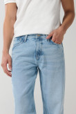 Jean 90´S azul claro con cremallera, bota recta y tiro bajo