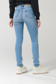 Jean azul jegging con tiro súper alto y ligeros desgastes