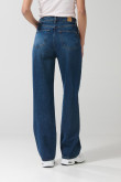 Jean 90´S tiro alto con bota recta azul oscuro y bolsillos