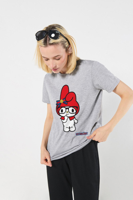 Camiseta cuello redondo unicolor con arte de My Melody