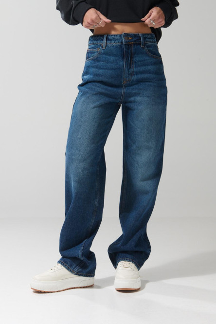 Jean azul oscuro tiro alto 90´S con bota recta y bolsillos