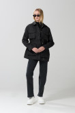 Chaqueta unicolor con bolsillos de parche y cuello trucker